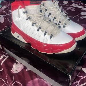 Jordan 9s Gym Red size 10.5